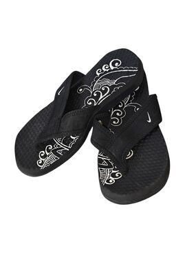 Nike Black Flip Flop Thong Sandals with Graphic Size 13c
